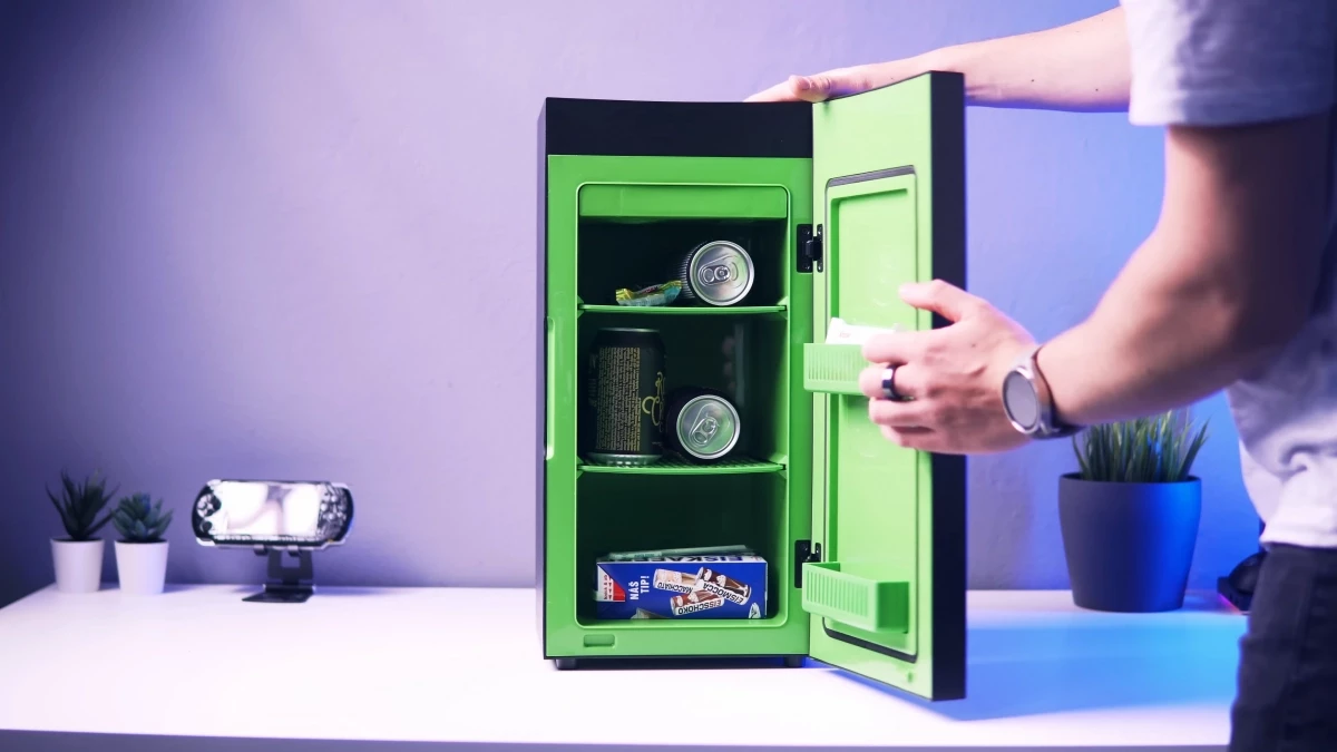xbox-mini-fridge-nejlepsi-lednice-pro-hrace-3-38-screenshot.webp
