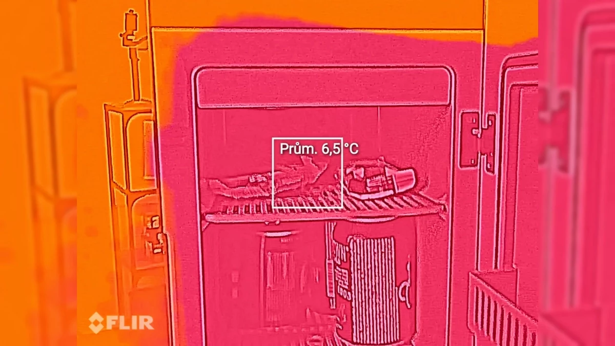 xbox-mini-fridge-nejlepsi-lednice-pro-hrace-7-57-screenshot.webp