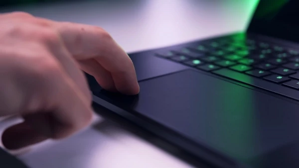 nejlepsi-herni-notebooky-dela-razer-1-16-screenshot.webp