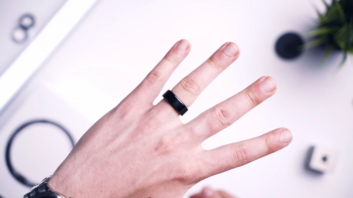 nova-smart-ring-na-ruce.webp