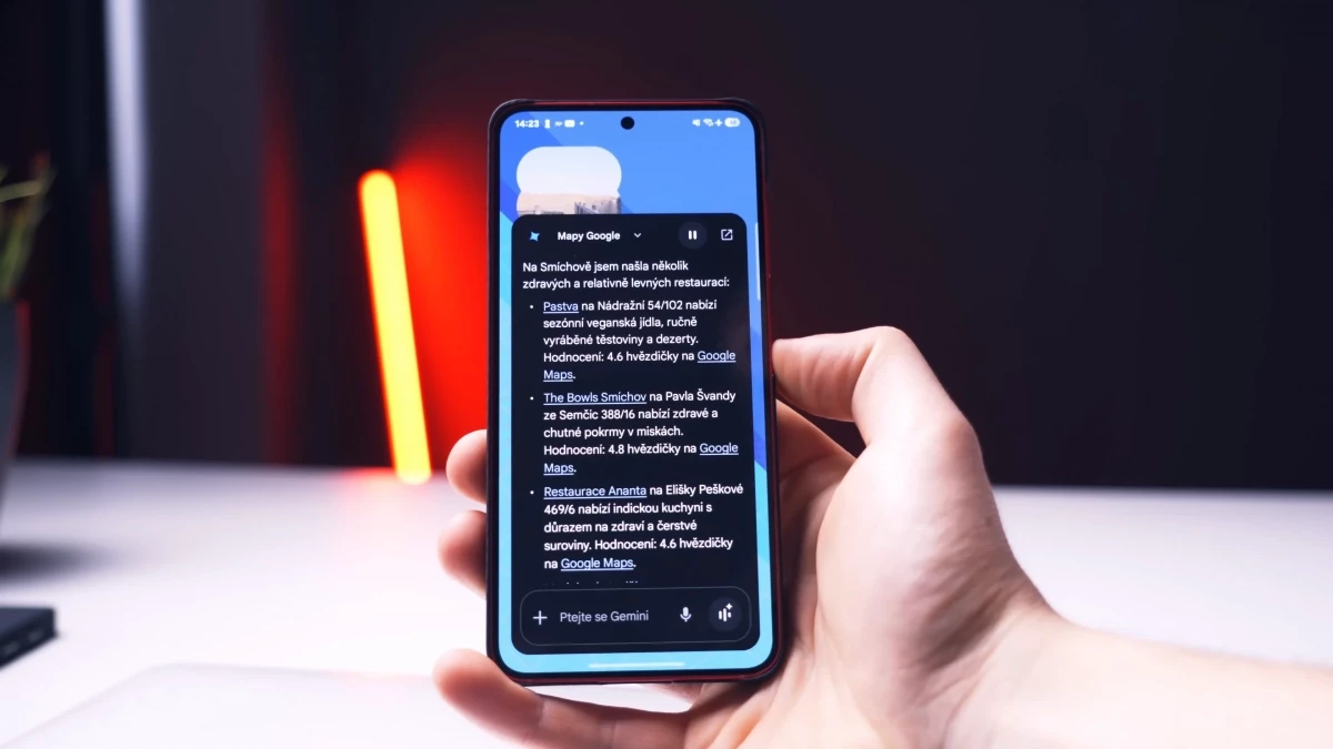 iphone-16-vs-galaxy-s25-ktery-bych-si-koupil-10-51-screenshot.webp