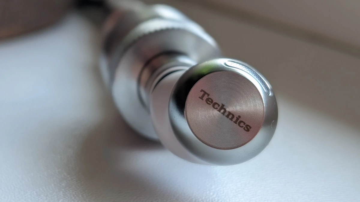 technics-eah-az100-orez-10.webp
